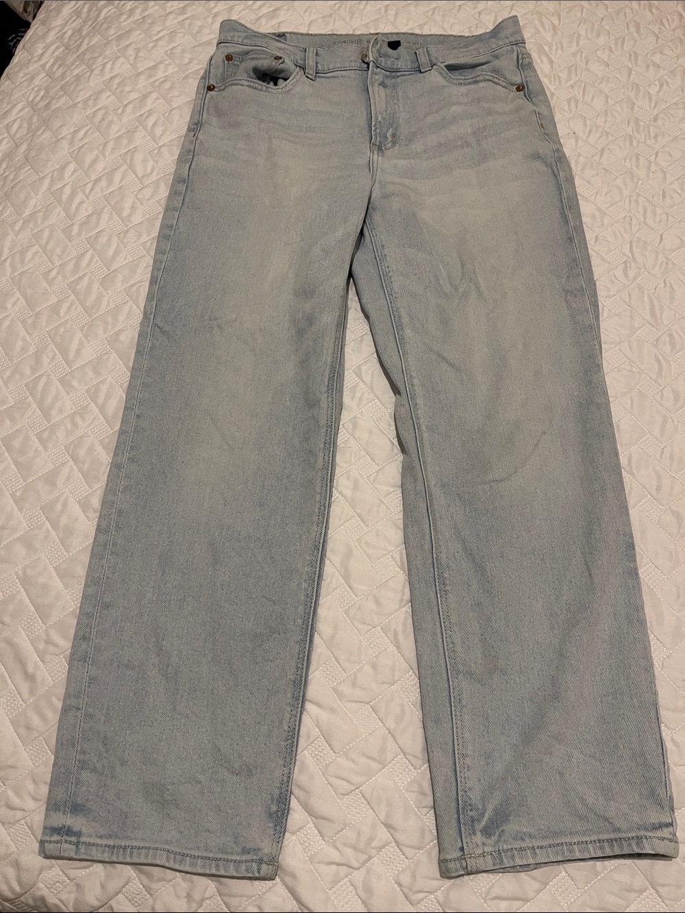 American eagle super high rise straight. Stretch sz 6x short light wash